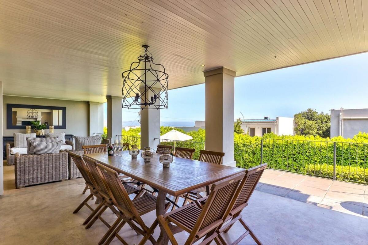 Lush Family In Prestigious Area Villa