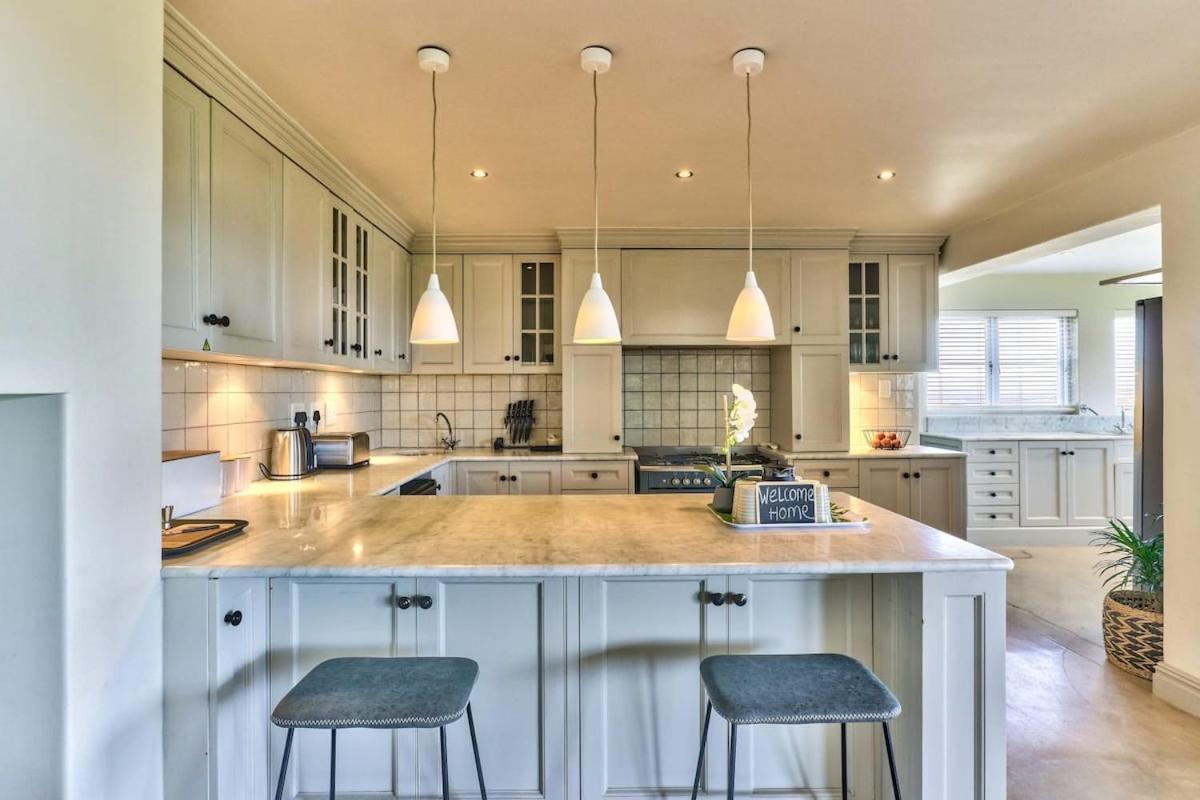 Villa Lush Family In Prestigious Area