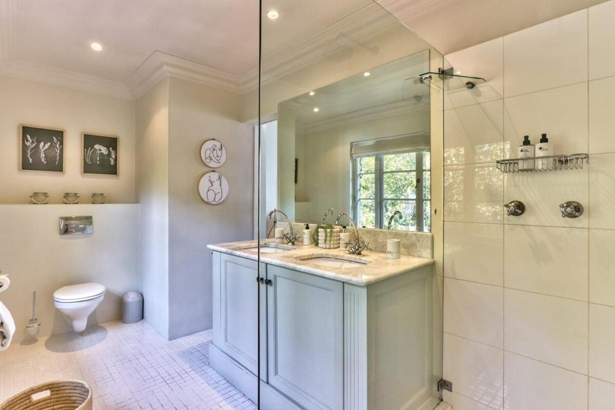 Lush Family In Prestigious Area Cape Town