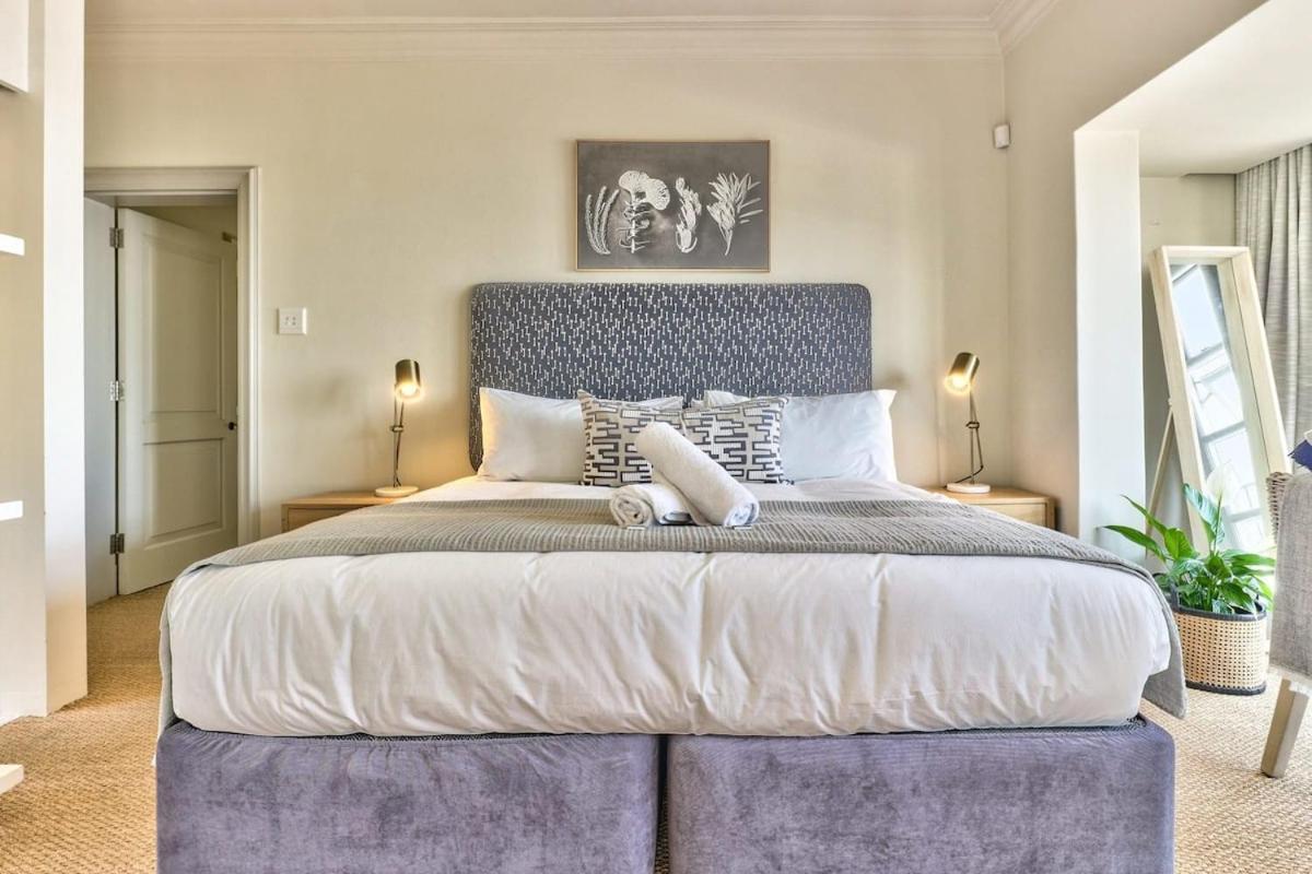 Lush Family In Prestigious Area Villa Le Cap