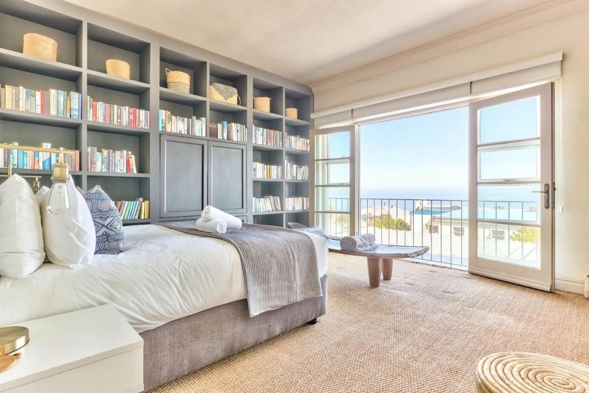Lush Family In Prestigious Area Cape Town